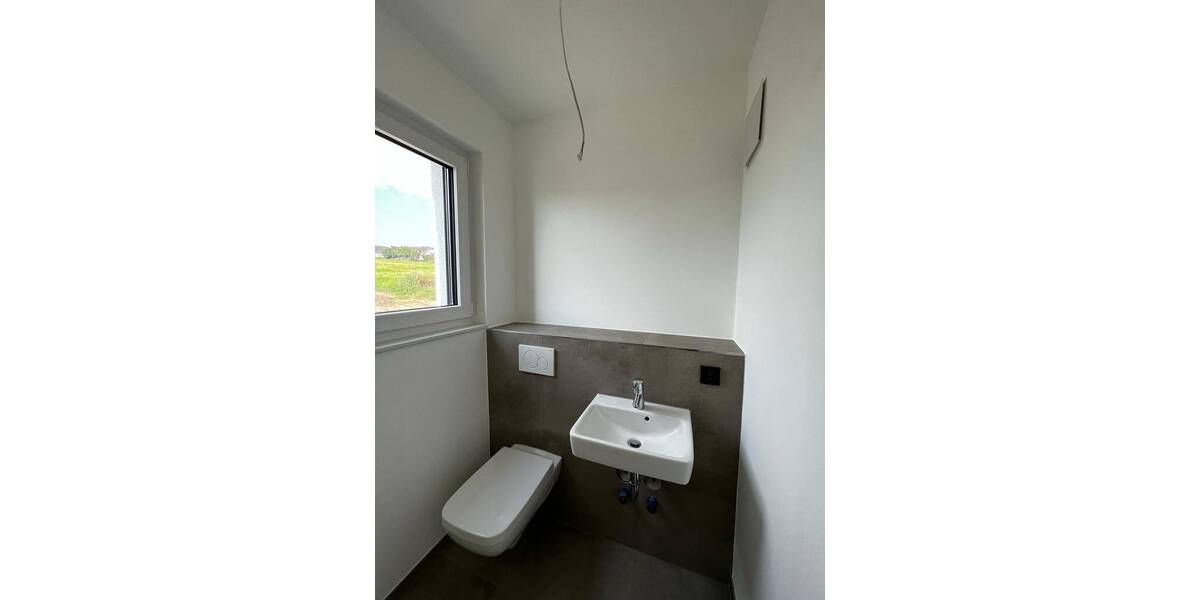 Doppelhaushälfte Mainz Weisenau - 6 Zimmer, 159 m&sup2;, 2.500&euro; | Angebot:23587981