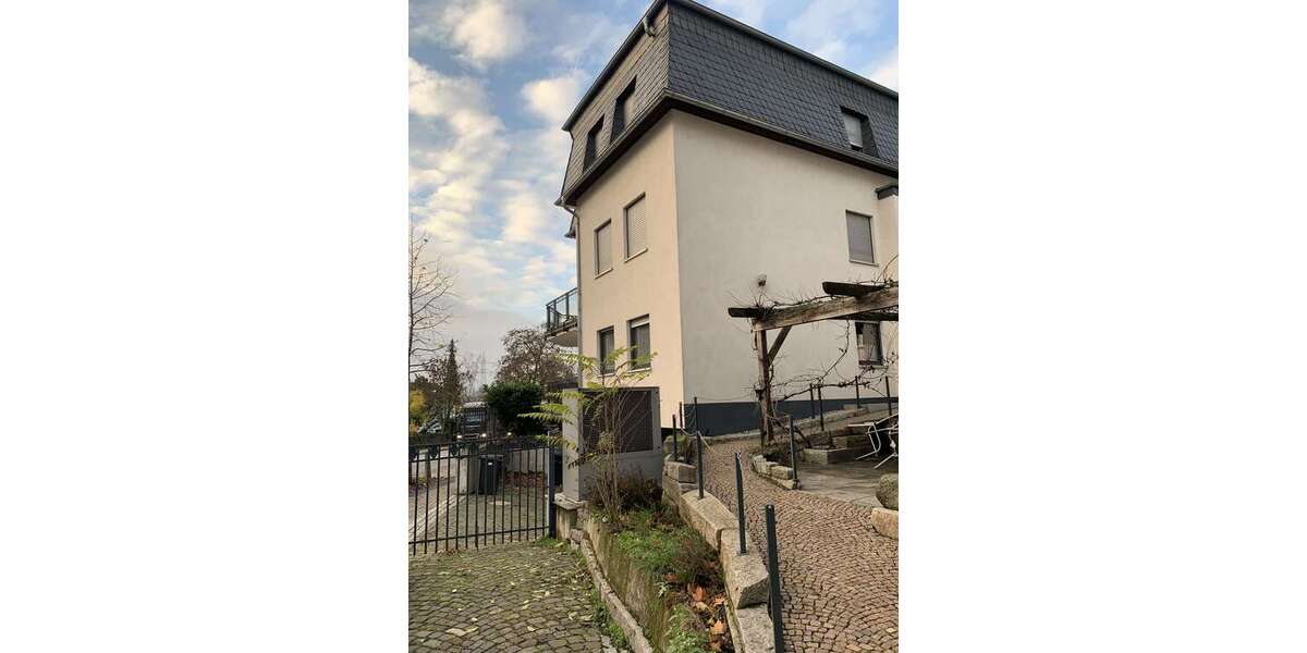 Etagenwohnung Wiesbaden Biebrich - 4 Zimmer, 150 m&sup2;, 2.650&euro; | Angebot:26972208