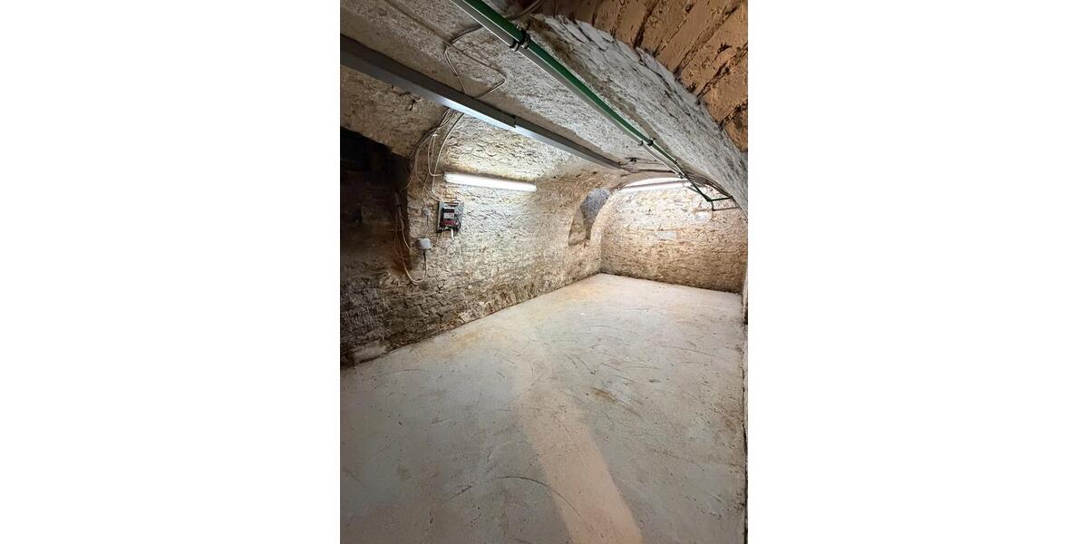 Etagenwohnung Wiesbaden Bierstadt - 4 Zimmer, 90 m&sup2;, 1.500&euro; | Angebot:26265654