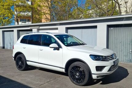 VW Touareg 239.000 km 14.500 &euro; Kelsterbach 65451