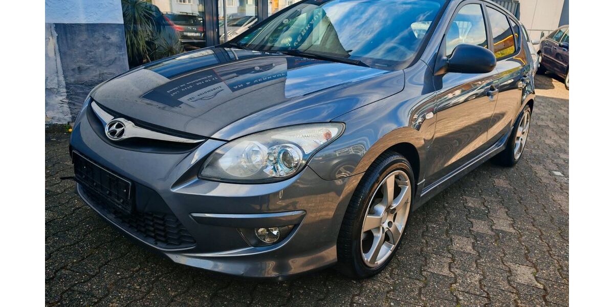 Hyundai i30 128.000 km 4.100 &euro; Wiesbaden 65187