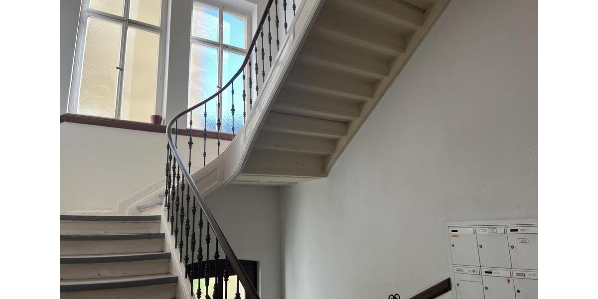 Dachgeschoßwohnung Wiesbaden Südost - 2 Zimmer, 71 m&sup2;, 950&euro; | Angebot:26163480