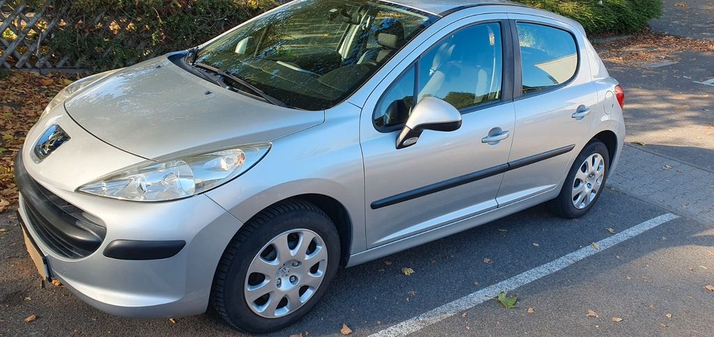 Peugeot 207 119.820 km 2.800 &euro; Wiesbaden 65205