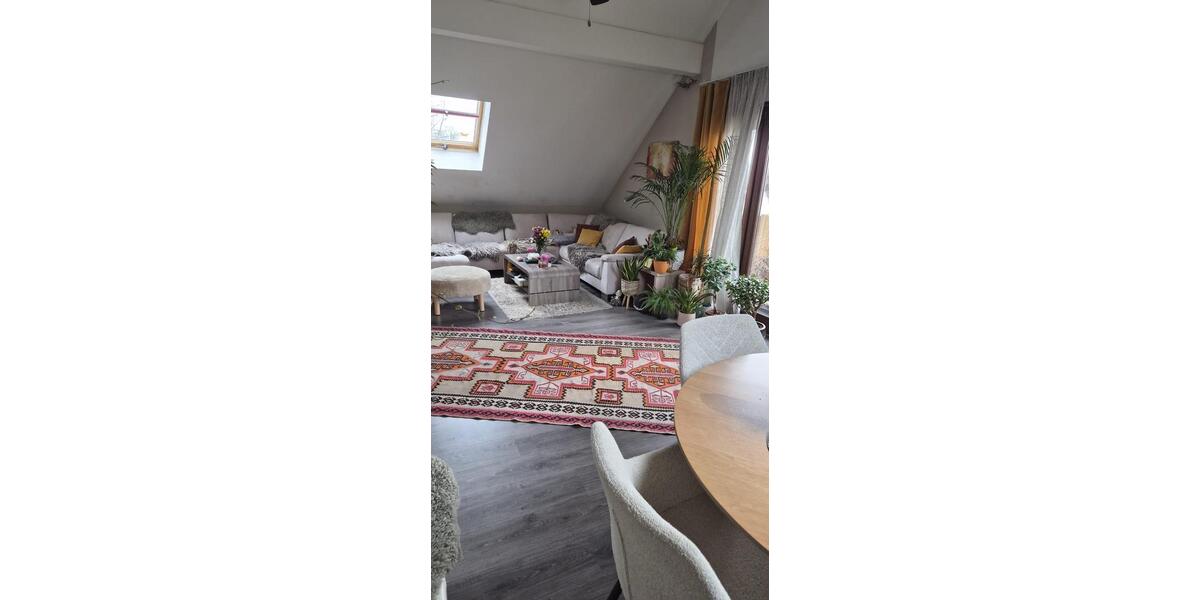 Dachgeschoßwohnung Hofheim am Taunus - 2 Zimmer, 73 m&sup2;, 1.050&euro; | Angebot:25512396