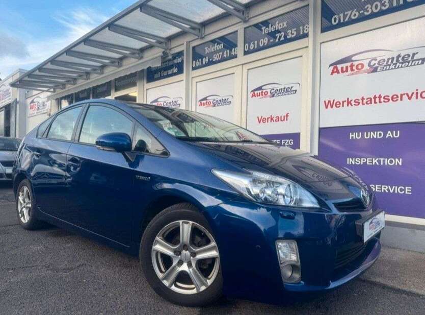 Toyota Prius 130.000 km 11.499 € Frankfurt 60388