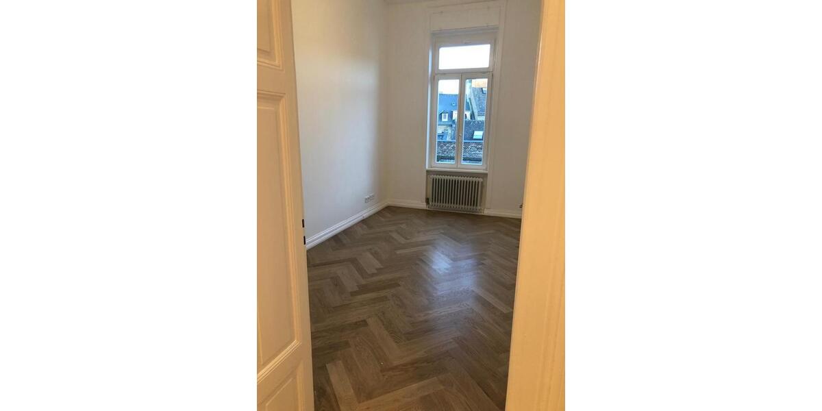 Etagenwohnung Wiesbaden Klarenthal - 5 Zimmer, 125 m&sup2;, 2.200&euro; | Angebot:26404973