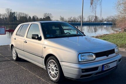 VW Golf 89.000 km 3.200 &euro; Hochheim am Main 65239