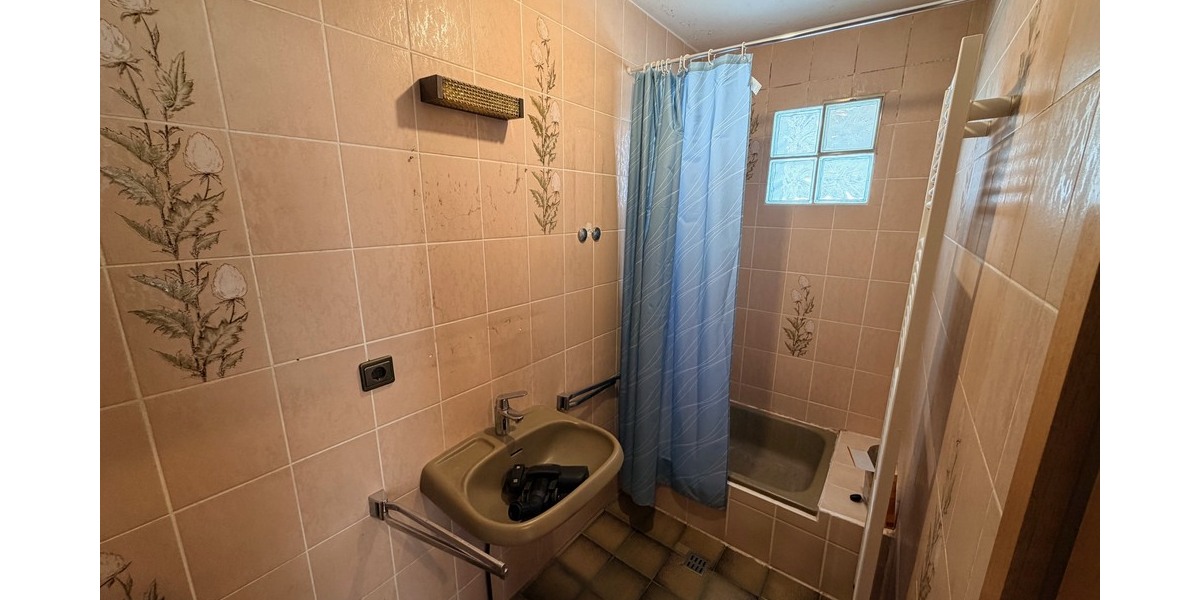 ***Sanierungsobjekt mit großem Potenzial in Mainz-Finthen, flexible Nutzungsmöglichkeiten*** - Einfamilienhaus Mainz Finthen | Angebot:26262022