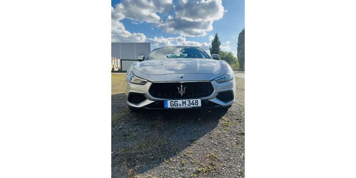 Maserati Ghibli 87.000 km 36.750 € Kelsterbach 65451
