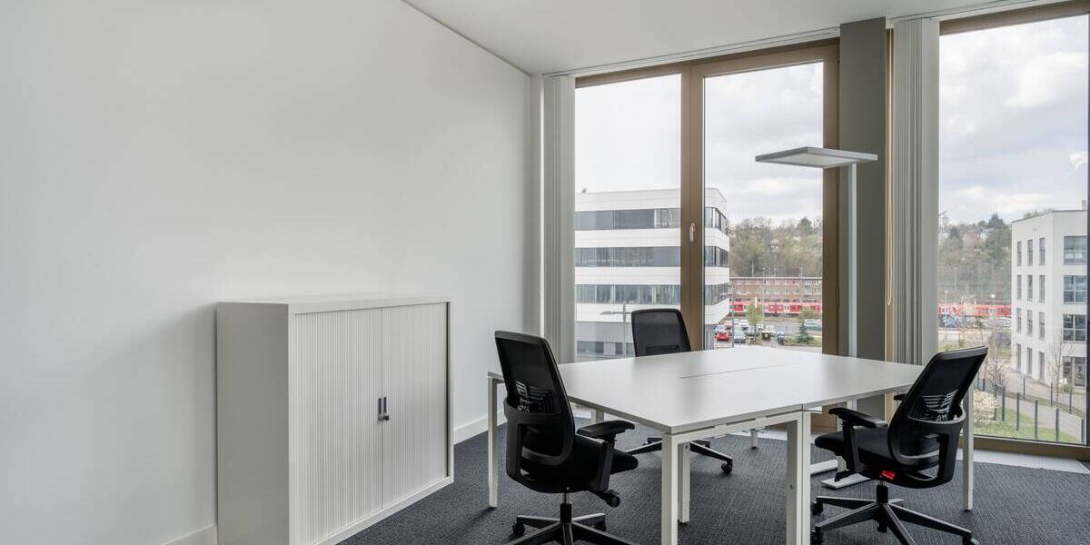 Privater Büroraum für 4 Person 20 sqm in Regus WIESBADEN, Connect zimmer