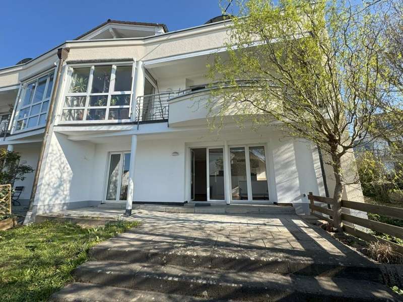 Wohnung zum Kaufen in Wiesbaden 350.000 € 115.17 m² 4 zimmer