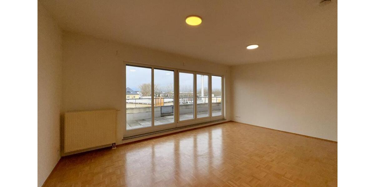 LIVE ON THE TOP FLOOR! Stylish 98 m² penthouse with terrace and underground parking 3 zimmer
