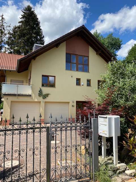 Haus zum Mieten in Eppstein 2.900 € 285 m²