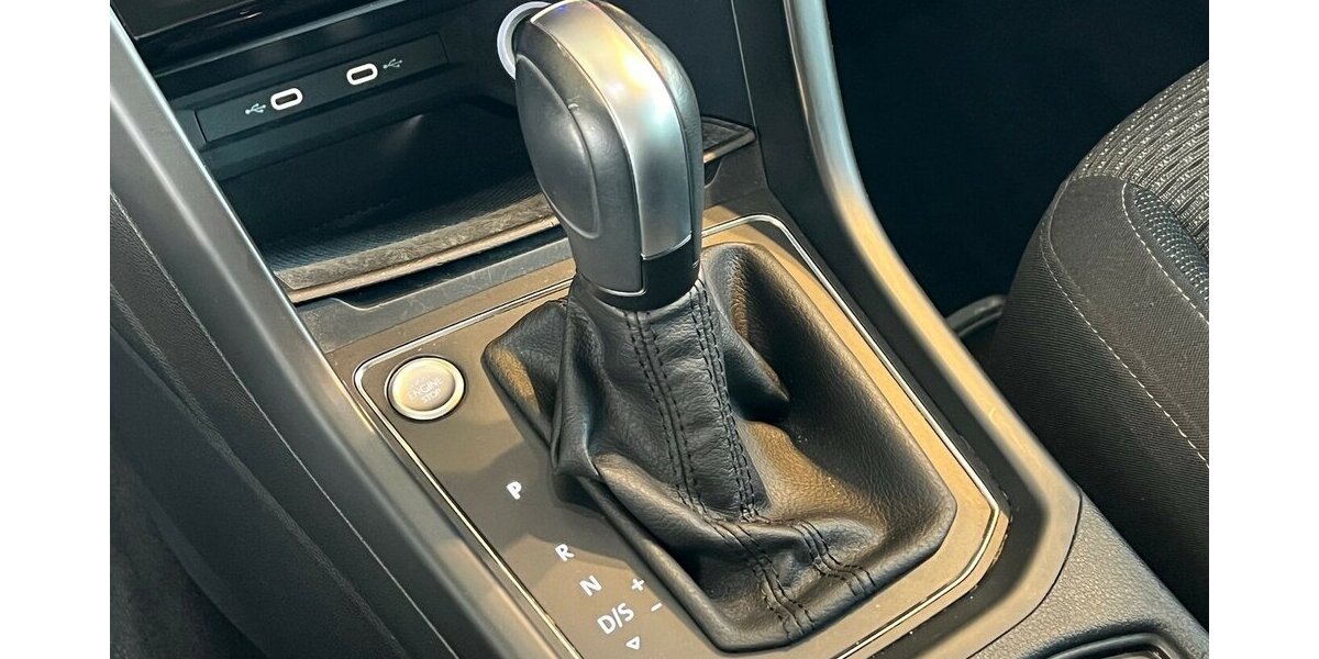 VW Touran Comfortline BMT Start-Stopp 7 Sitzer *Pano* 75.850 km 27.499 &euro; Mainz-Kostheim 55246