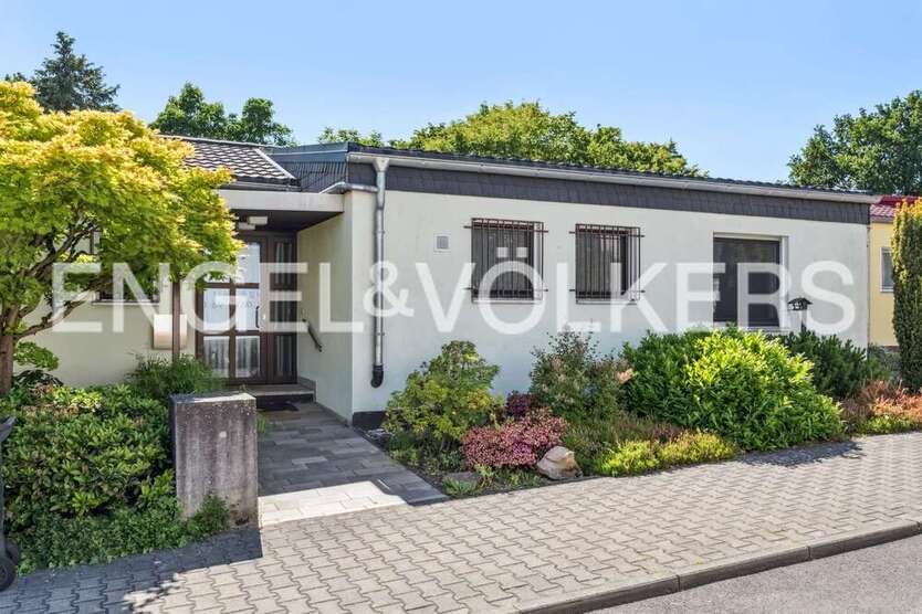 Haus zum Kaufen in Schwalbach am Taunus 720.000 € 190 m²