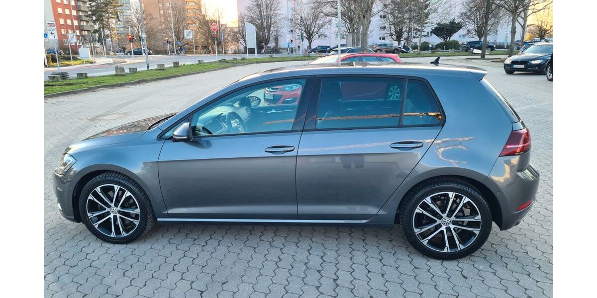 VW Golf 78.900 km 17.900 &euro; Rüsselsheim 65428