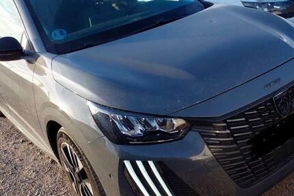 Peugeot 208 14.784 km 19.880 € Rüsselsheim 65428