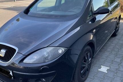 Seat Altea 308.600 km 1.900 &euro; Wiesbaden 65199