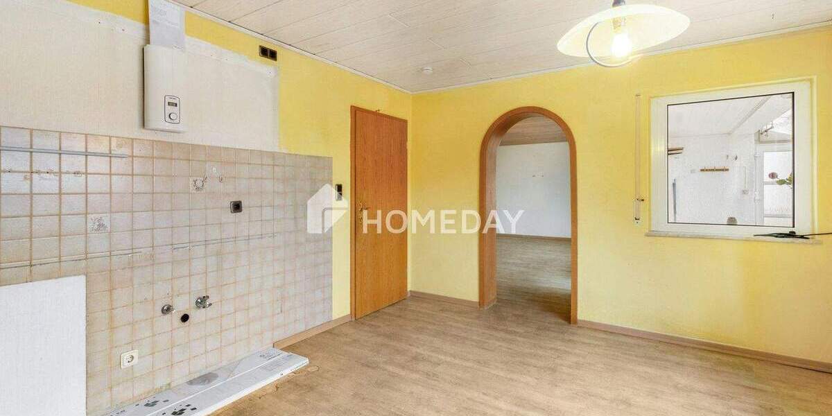 Familienidylle im Grünen - vielseitiges Zweifamilienhaus mit Ausbaureserve 6 zimmer