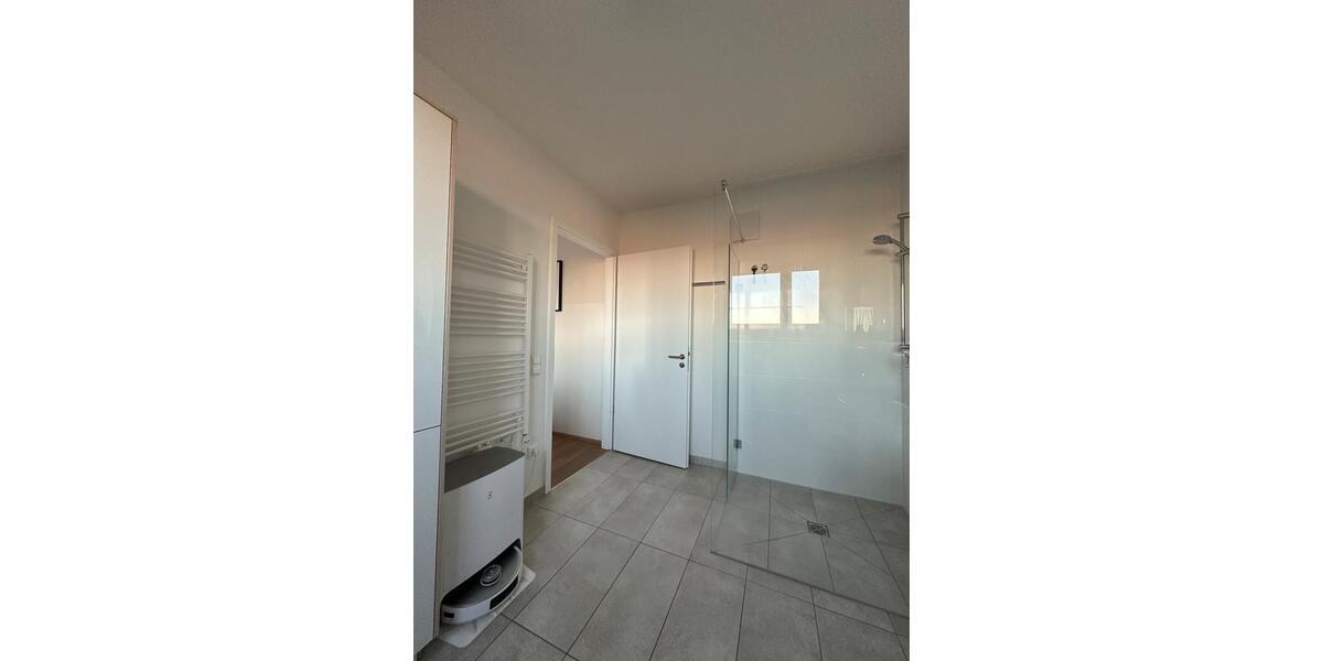 Hochwertige teilmöblierte 3-Zimmer-Etagenwohnung mit Balkon! 3 zimmer