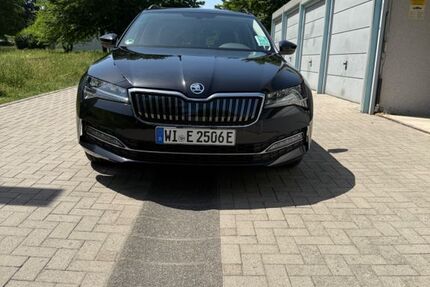 Skoda Superb 156.472 km 15.999 &euro; Wiesbaden 65205