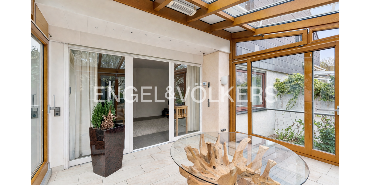 Einfamilienhaus Schwalbach am Taunus - 7 Zimmer, 195 m&sup2;, 2.990&euro; | Angebot:26355241