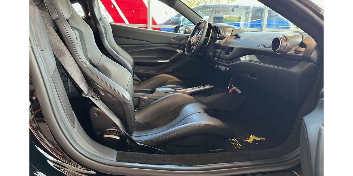 Ferrari F8 Tributo Racing|Lift|Carbon|Service neu|Garantie 15.809 km 275.999 &euro; Mainz-Kostheim 55246