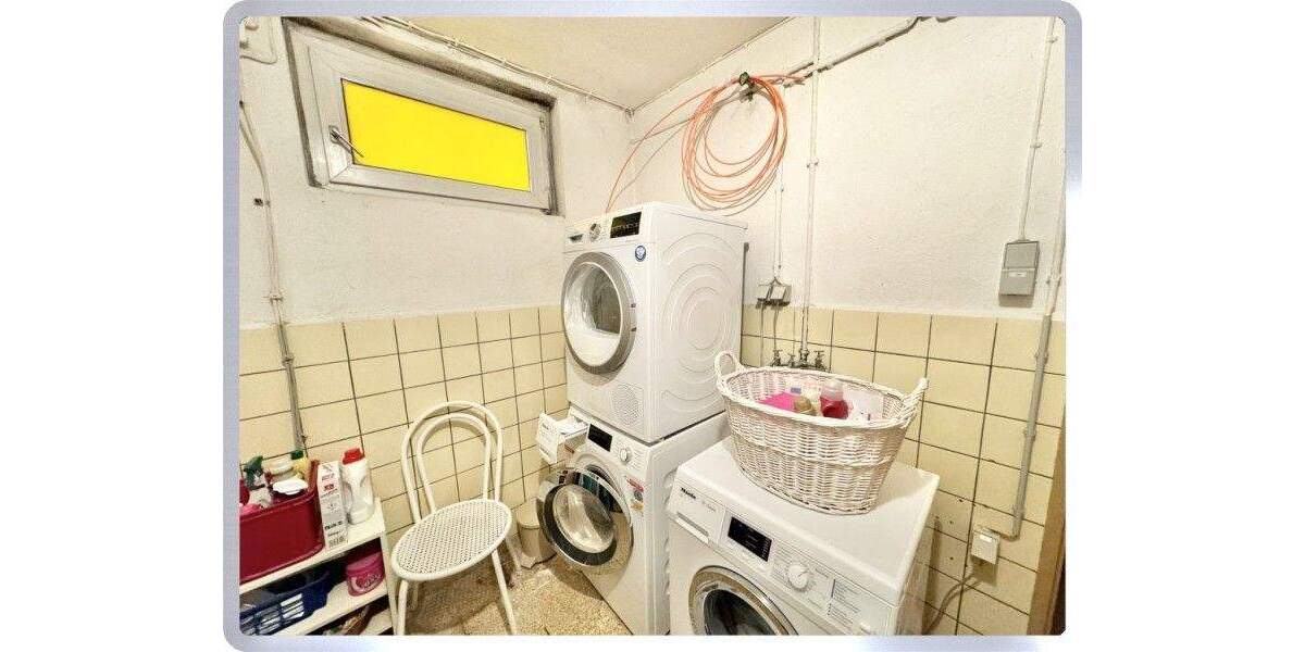 ** Heidenrod: Zweifamilienhaus in naturnaher Umgebung ** 7 zimmer