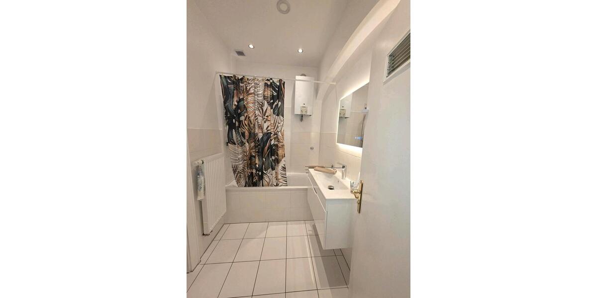 Etagenwohnung Wiesbaden Nordost - 6 Zimmer, 151 m&sup2;, 1.950&euro; | Angebot:25365796