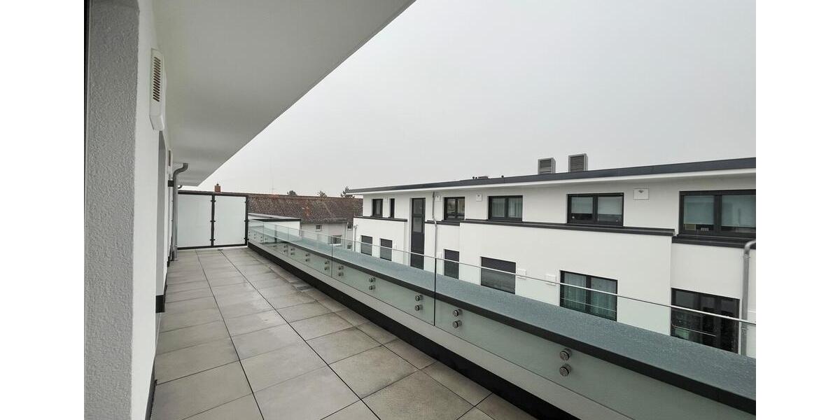 Dachgeschoßwohnung Wiesbaden Mainz-Kastel - 4 Zimmer, 131 m&sup2;, 2.300&euro; | Angebot:24980383