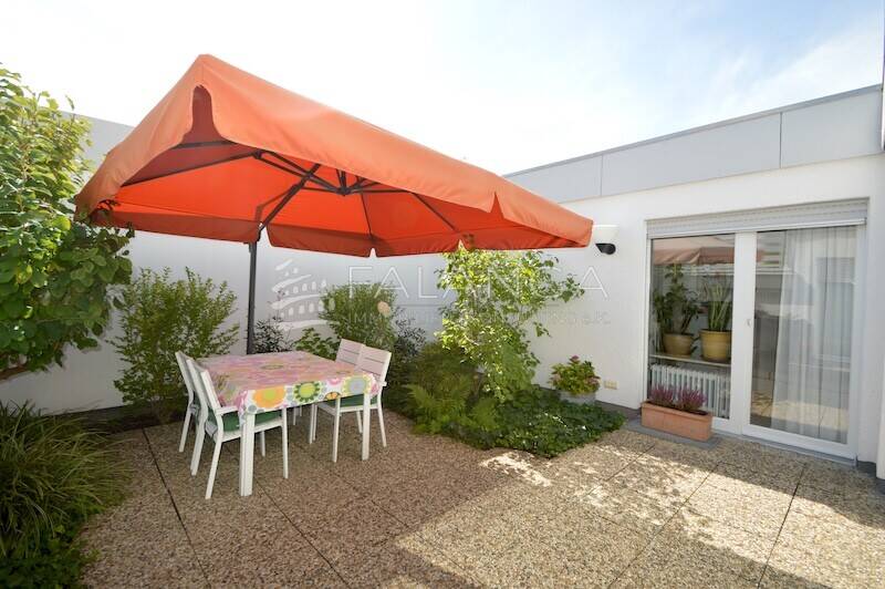 FALANGA ImmobilieN-Begehrter großer Bungalow in prima Zustand und top Grünlage in Mörfelden-Walldorf