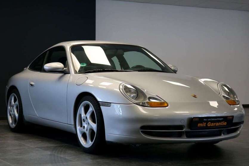 911