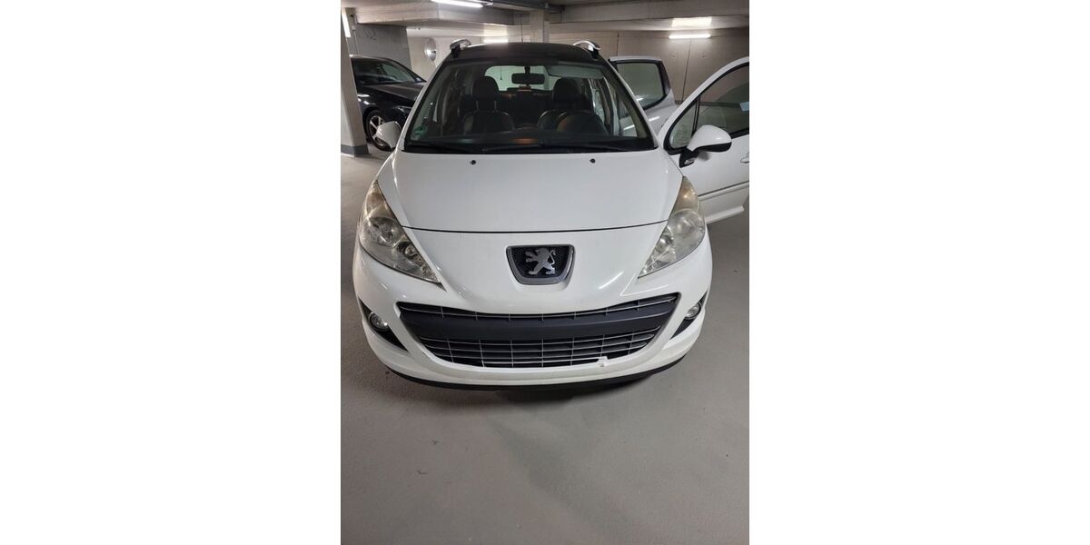 Peugeot 207 170.000 km 2.950 &euro; Wiesbaden 65207