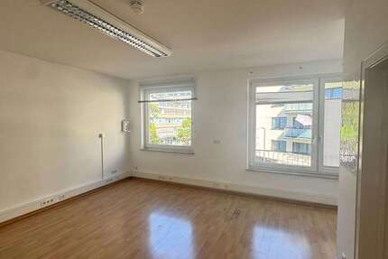 Büro in Wiesbaden 900 € 100 m² zimmer