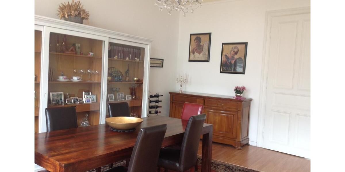 Etagenwohnung Wiesbaden Biebrich - 4 Zimmer, 125 m&sup2;, 1.800&euro; | Angebot:25711714