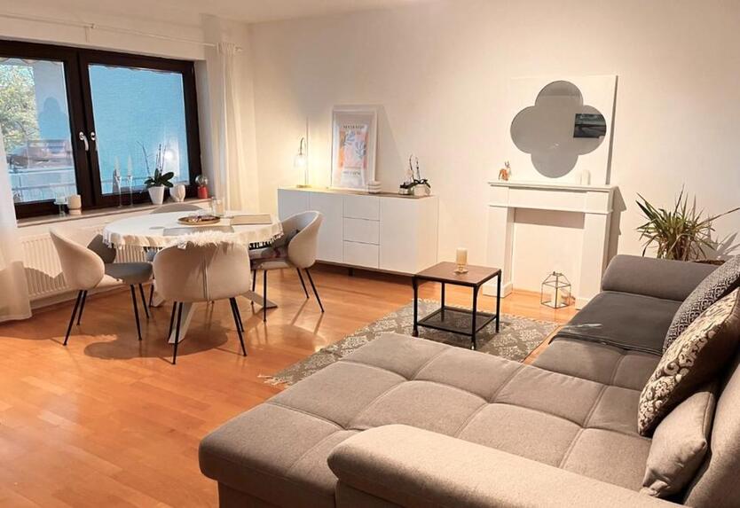Schöne 2-Zimmer-Wohnung mit Balkon & Stellplatz in Königstädten zimmer