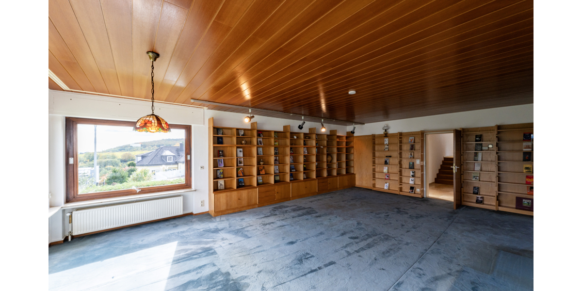 Attraktive Lage, großes Grundstück und moderne Architektur 5 zimmer