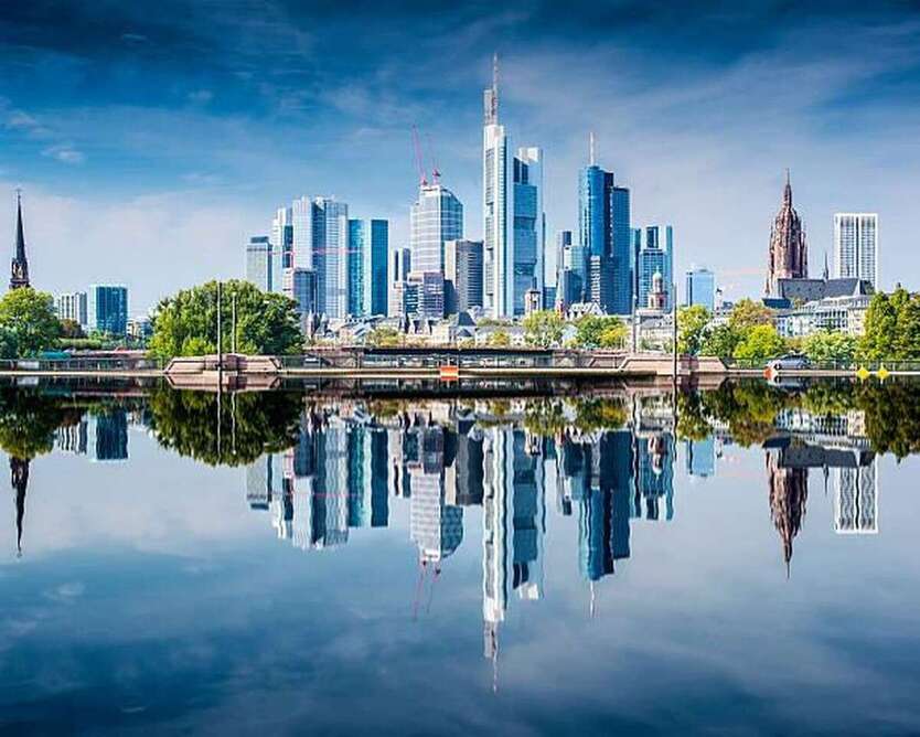 Haus zum Kaufen in Frankfurt 8.330.000 € 1054.99 m² 49 zimmer