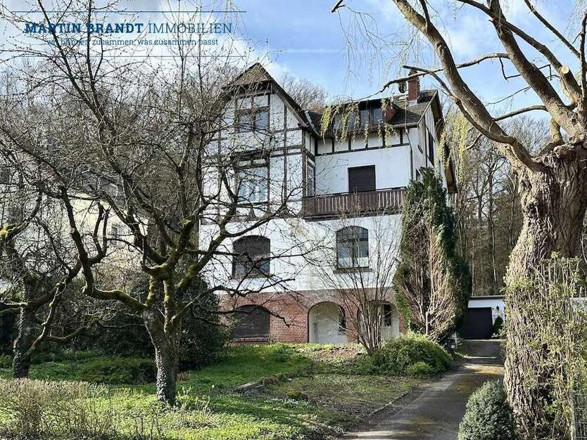 Haus zum Kaufen in Niedernhausen 580.000 € 349.5 m²