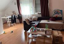 Dachgeschoßwohnung in ruhigem 2-Familienhaus