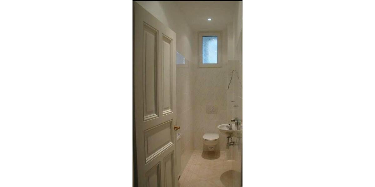Etagenwohnung Wiesbaden Biebrich - 4 Zimmer, 125 m&sup2;, 1.800&euro; | Angebot:25711714