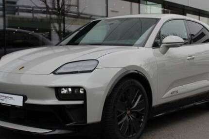 Porsche Macan 9.900 km 121.900 &euro; Wiesbaden 65187