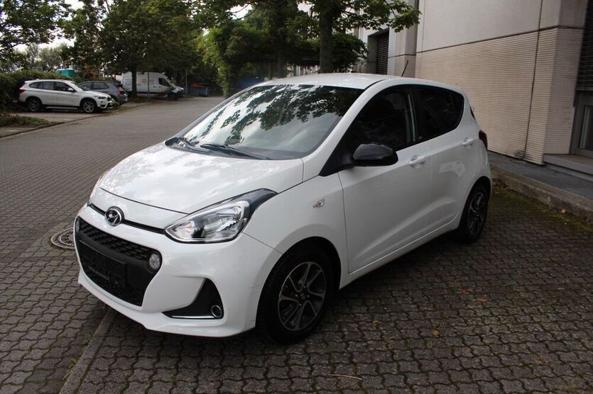 i10