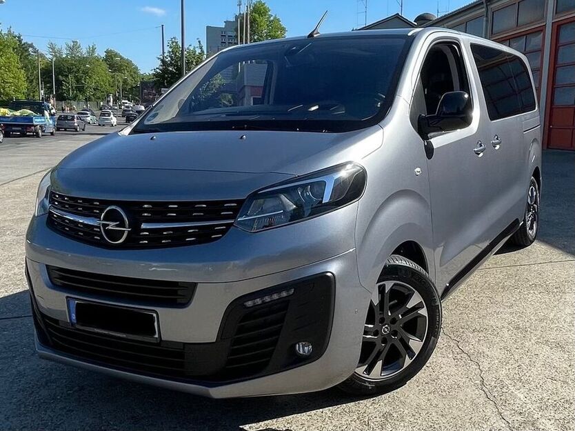 Zafira Life