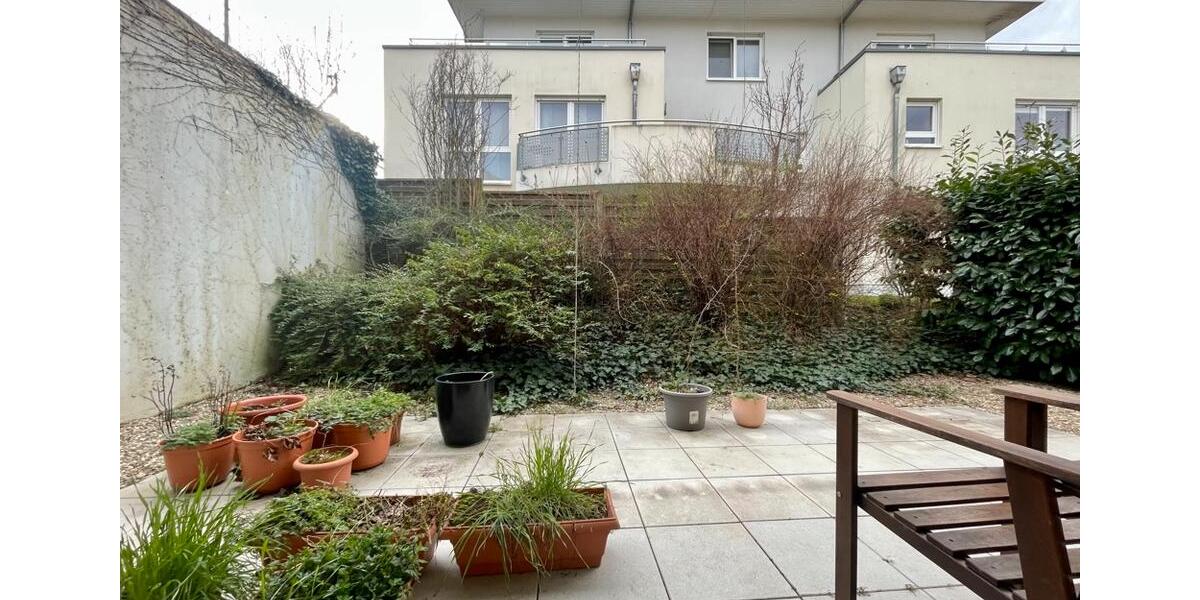 Große 2 Zi.- Gartengeschoss-Wohnung mit großer Terrasse und Privatgarten, citynah und ruhig gelegen 2 zimmer