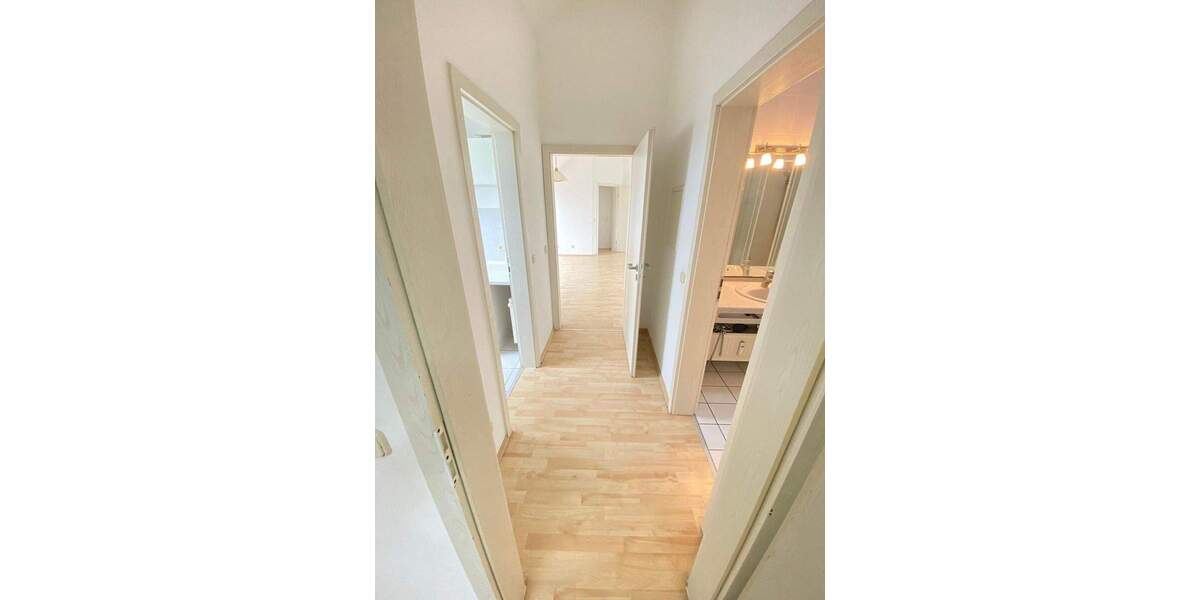 Frisch renoviert: 2-Zimmer Wohnung mit Balkon und Kamin 2 zimmer