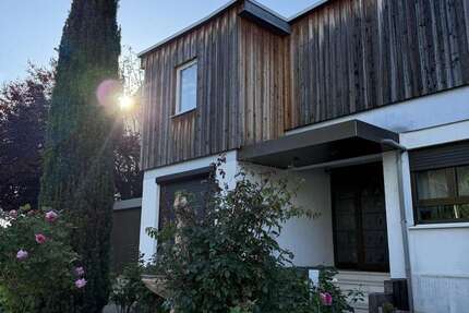 Haus zum Kaufen in Nieder-Olm 850.000 € 293 m² 9 zimmer