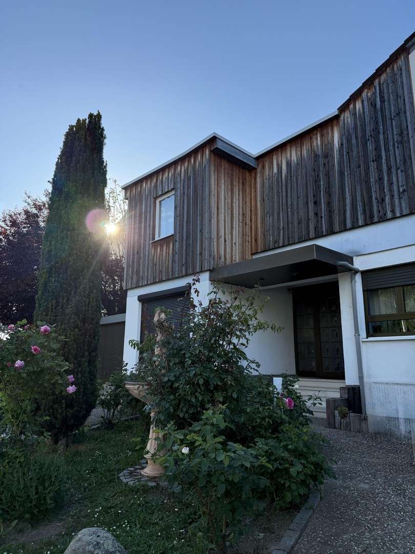 Haus zum Kaufen in Nieder-Olm 850.000 € 293 m² 9 zimmer