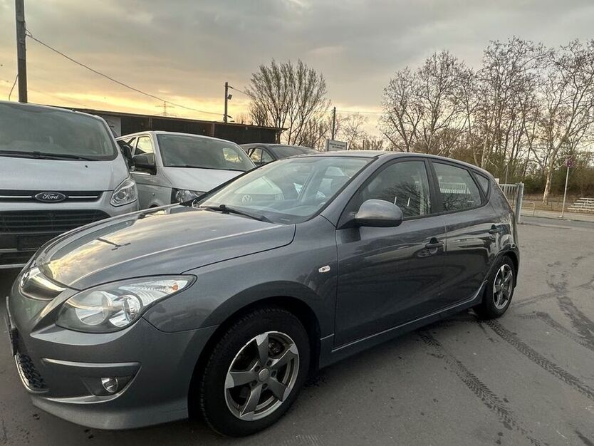 i30