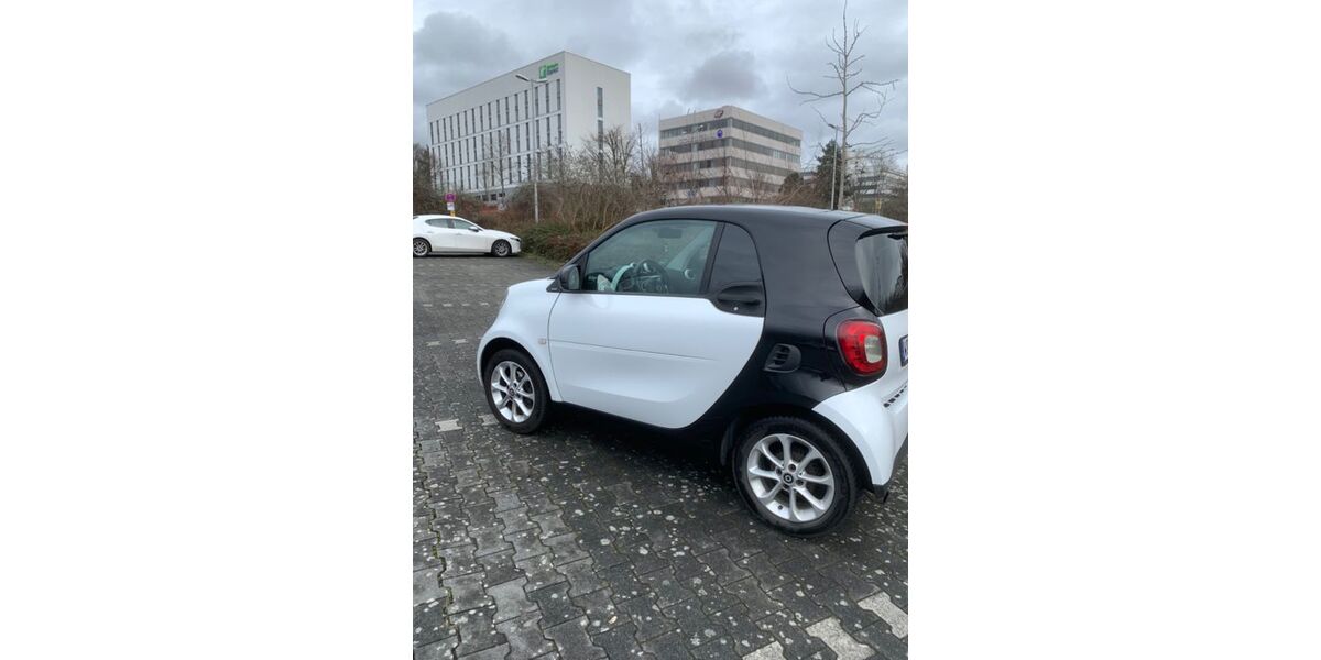 Smart ForTwo 107.500 km 7.200 &euro; Wiesbaden 65189
